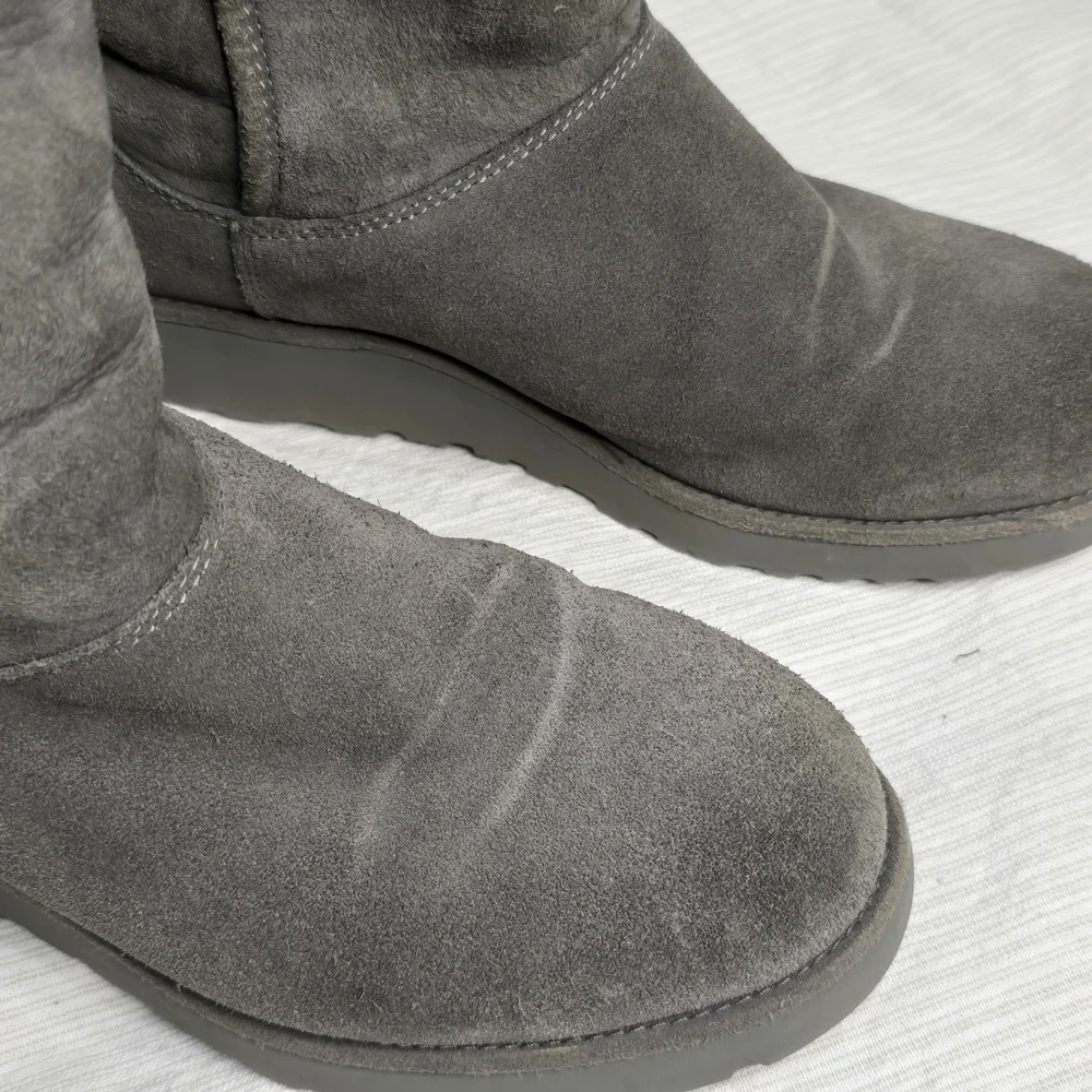 UGG Women's Classic Short II Grey Boots Size 7
